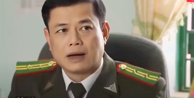 Chinh phục sân khấu, Xuân Tùng lấn sân sang điện ảnh với những vai diễn qua các bộ phim: Xin hãy tin em, Hôn nhân không giá thú, Mạch ngầm vùng biên ải, Hà Nội 12 ngày đêm…