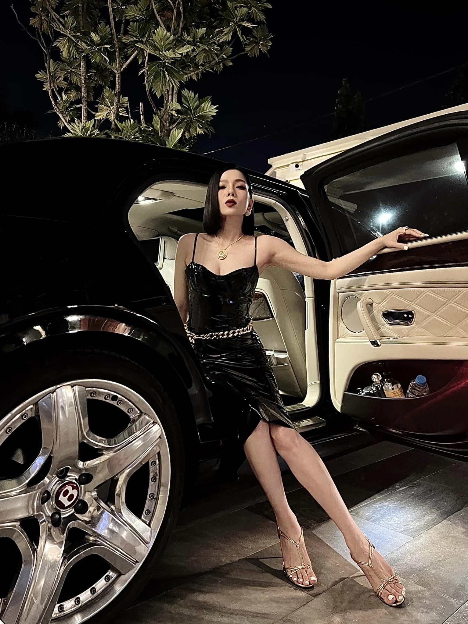 Với danh tiếng của mình, Lệ Quyên có cuộc sống giàu có, sang chảnh