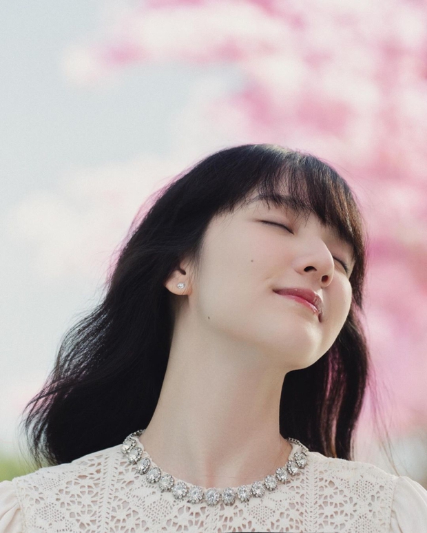 Bức ảnh khiến netizen giật mình vì nhìn Hải Tú nhưng lại rất Sơn Tùng