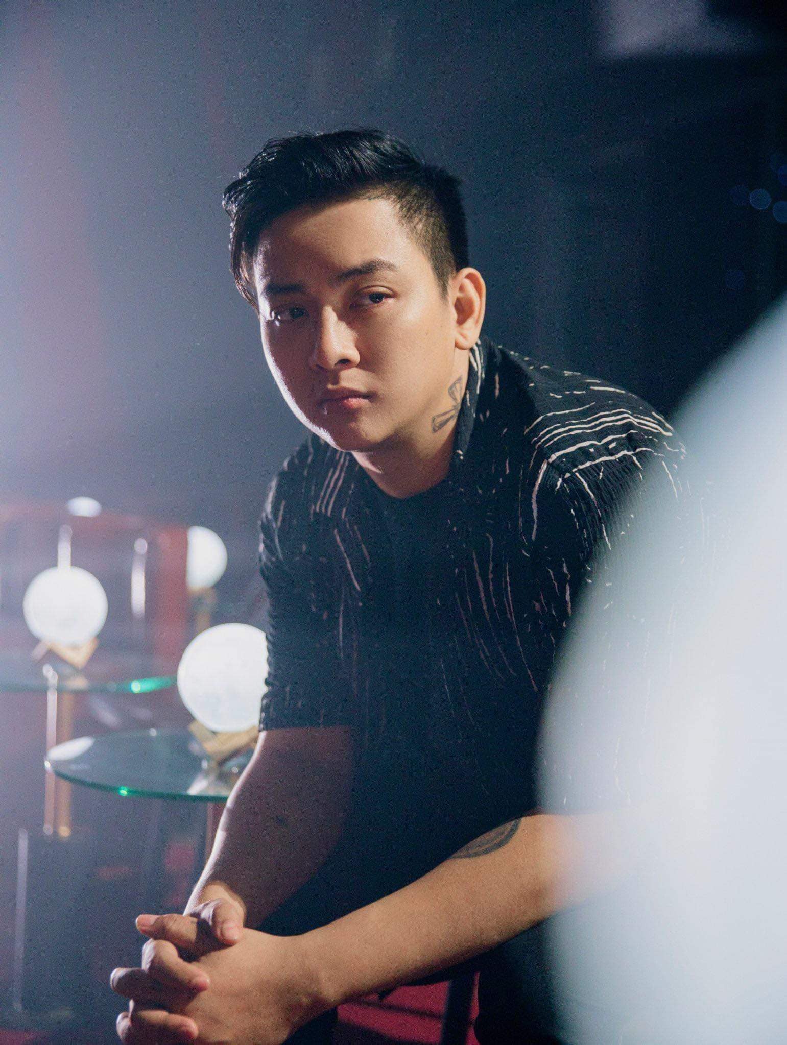 Hoài Lâm trải qua nhiều thăng trầm trong cuộc sống. Sau hôn nhân tan vỡ với Bảo Ngọc, ca sĩ trở về Vĩnh Long cùng cha mẹ. Anh ít khi hoạt động mạng xã hội. Thi thoảng, anh vẫn giữ tình yêu nghề bằng những tác phẩm mới hay những màn biểu diễn nhỏ ở quán cà phê tại quê nhà.