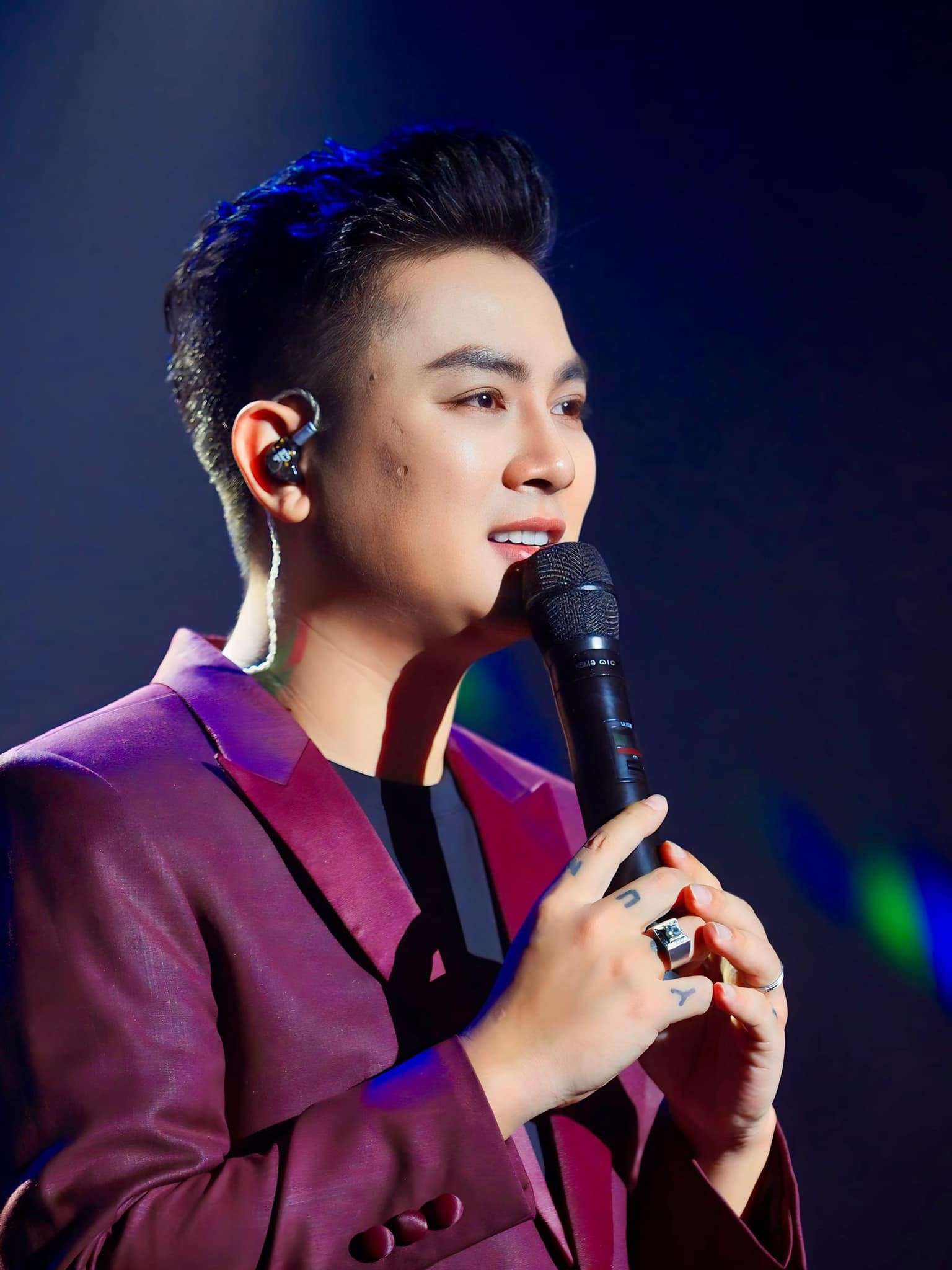 Sau khoảng thời gian “ở ẩn” ít xuất hiện, Hoài Lâm tích cực nhận show phòng trà, game show truyền hình. Anh từng chia sẻ cảm hứng nghệ thuật luôn đong đầy dù ngắt quãng việc làm nghề. Mỗi khi lên sân khấu, anh mong muốn được hát, đáp ứng nhu cầu cho khán giả nhưng kỳ vọng đó không phải lúc nào cũng thực hiện suôn sẻ. Ca sĩ cho biết anh trân trọng tình cảm của người hâm mộ.