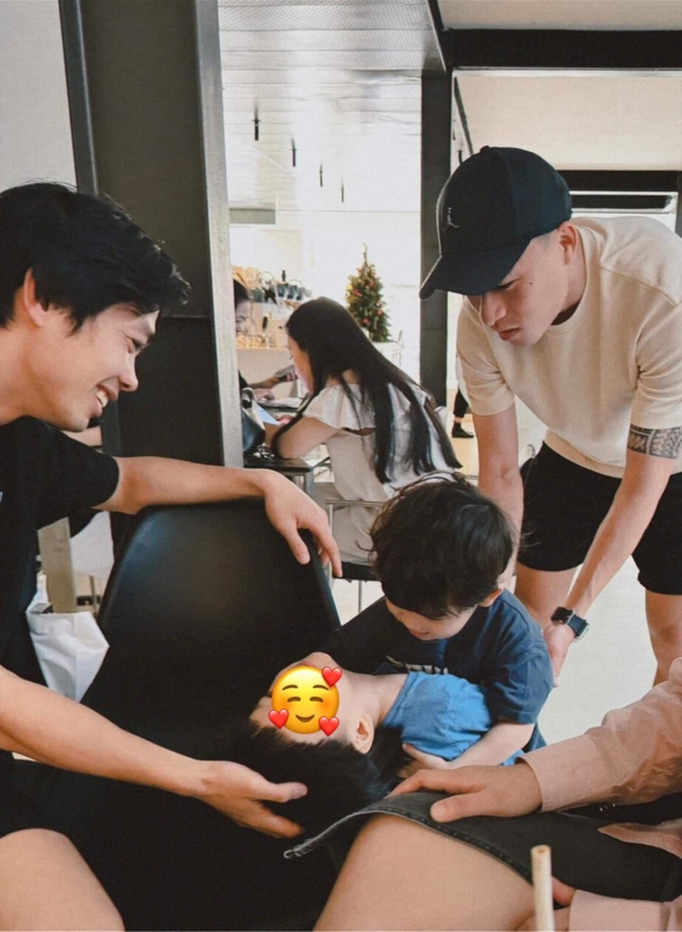 Hai gia đình có mối quan hệ tốt với nhau (Ảnh: FBNV)