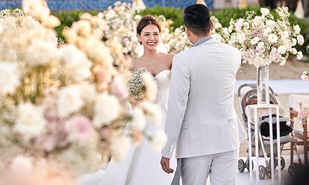 Đám cưới xa hoa của cặp đôi từng khiến dân mạng không khỏi trầm trồ