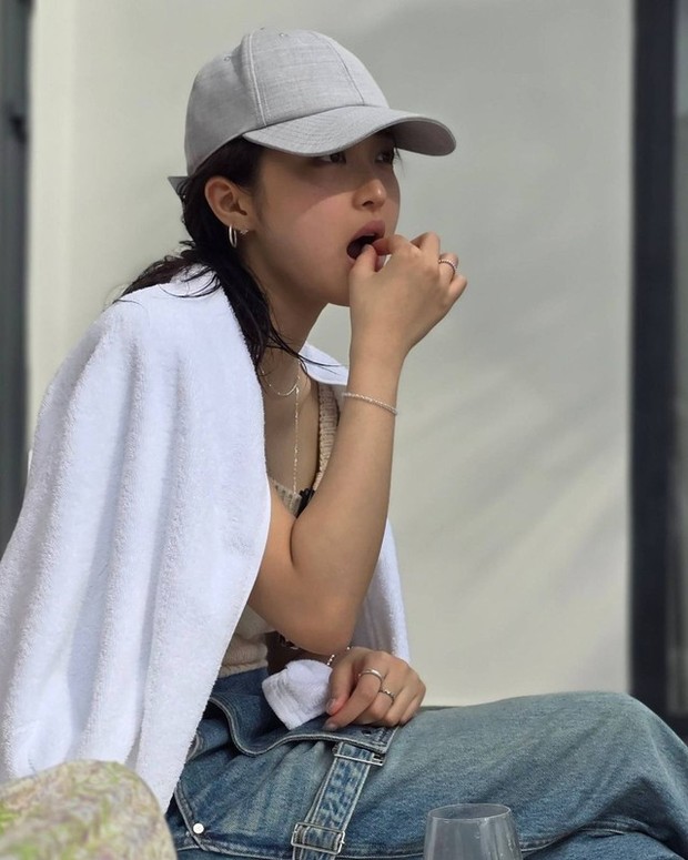 Bạn diễn Choi Gyu Ri xinh đẹp qua ống kính của Lee Yi Kyung