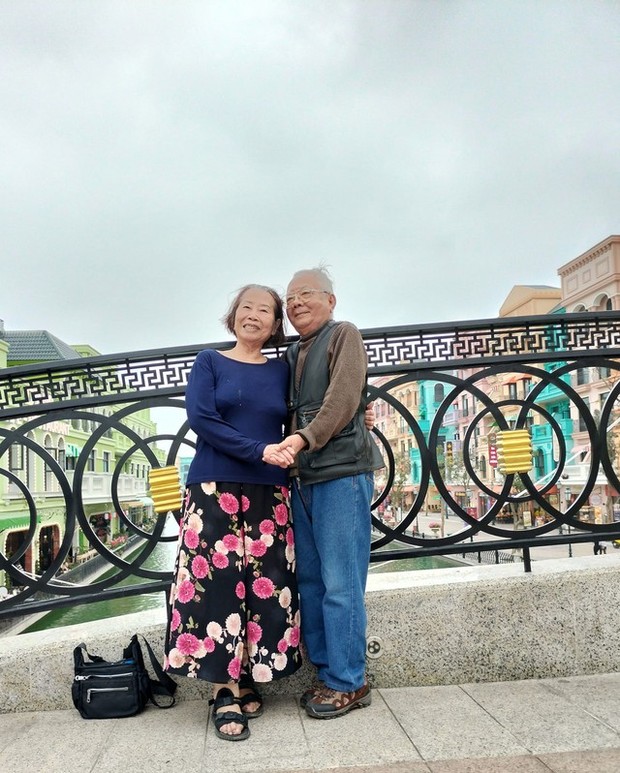 Bà từng đổ vỡ hôn nhân, ông mất vợ.