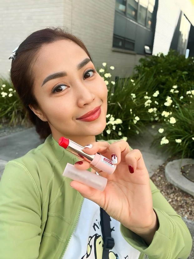 Ngoài kinh doanh mỹ phẩm, cô còn làm thêm công việc dạy yoga, nhận show biểu diễn và phụ chồng điều hành công ty từ xa