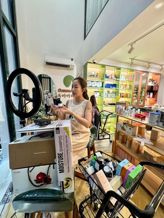 Ốc Thanh Vân bán hàng online, tự đóng đơn, giao hàng ở Úc