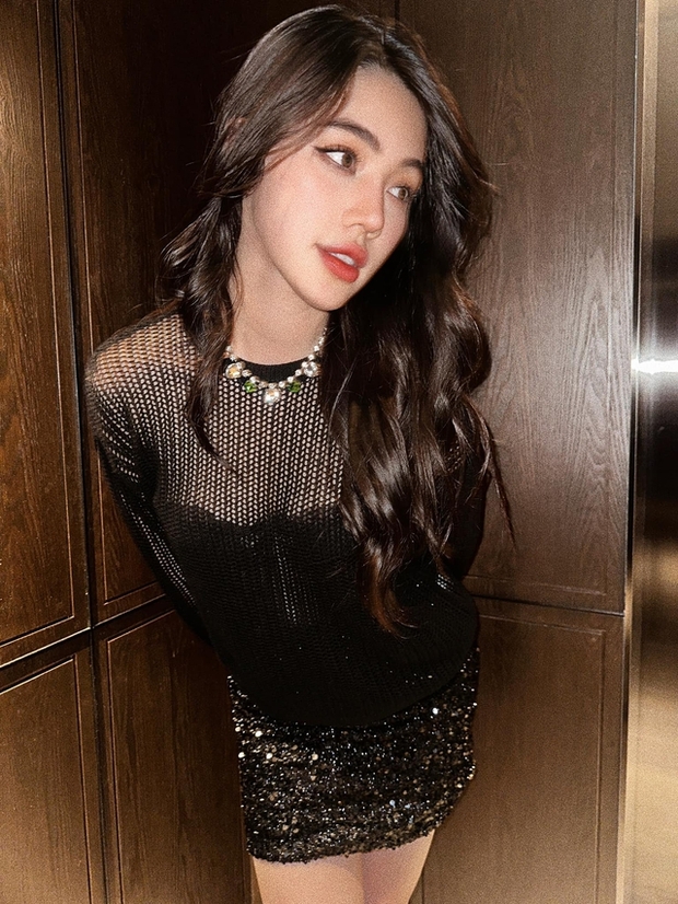 Jolie Nguyễn vẫn chăm chỉ cập nhật hình ảnh cuộc sống đời thường sau khi gây xôn xao vì dính vào ồn ào tình ái