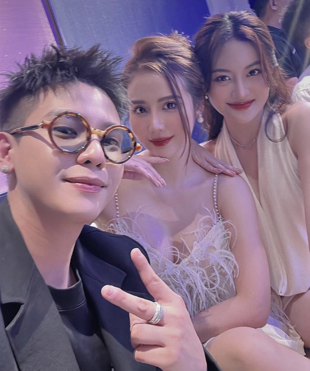 Huyền Lizzie từng đăng tải hình ảnh xuất hiện thân thiết bên Quân A.P