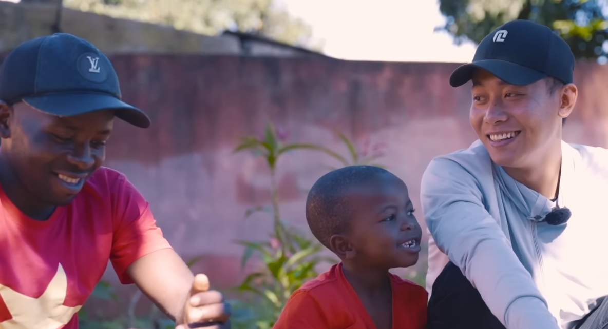 Quang Linh thông báo chuẩn bị đưa Lôi Con về Việt Nam