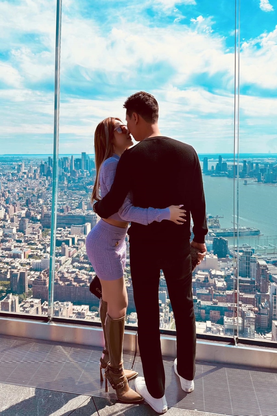 Huyền Baby cho biết ông xã là điểm tựa vững chắc của cô trong công việc lẫn cuộc sống