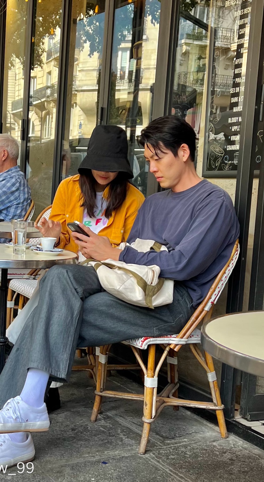 Shin Min Ah và Kim Woo Bin thường xuyên được bắt gặp đi hẹn hò