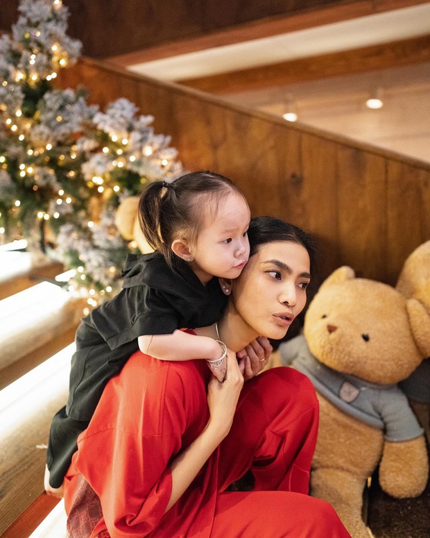 Cô thi thoảng chia sẻ những hình ảnh đời thường trên mạng xã hội