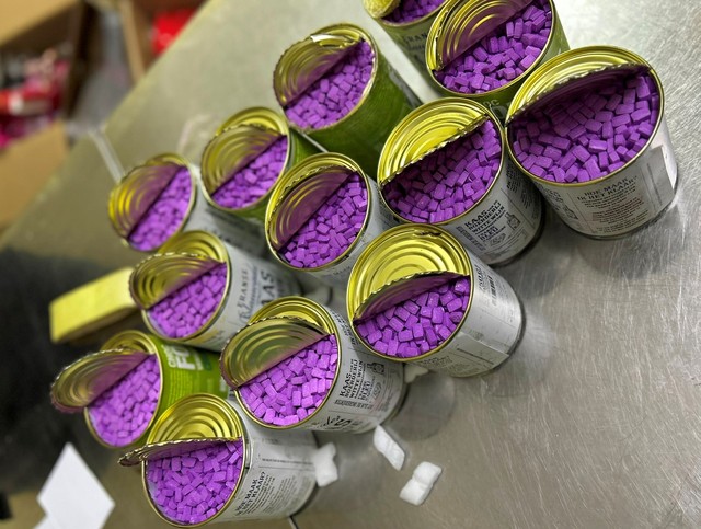 Ma túy đóng vào các hộp phô mai, thực phẩm chức năng rồi lợi dụng dịch vụ vận chuyển hàng hóa qua đường hàng không để vận chuyển về Việt Nam