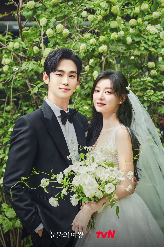 Kim Soo Hyun quyết định giảm cát xê...