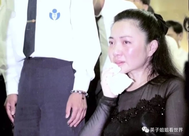 Bạch Băng Băng khóc cạn nước mắt trong thời gian chờ đợi tin tức của con gái