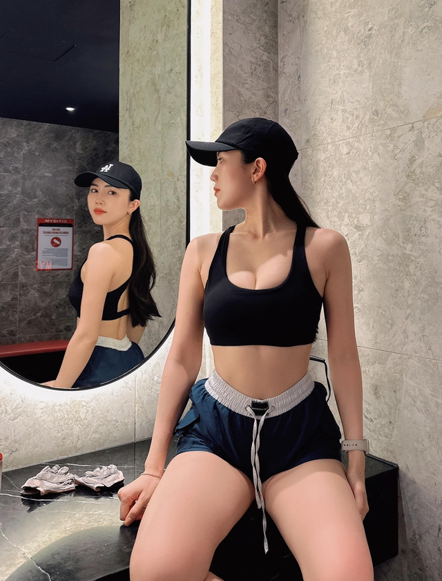 Để có được vóc dáng săn chắc lý tưởng, Ngọc Bích tập luyện rất chăm chỉ và có chế độ ăn lành mạnh.