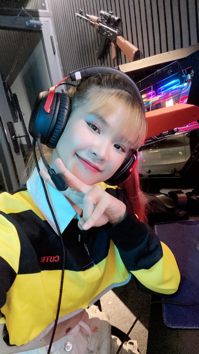 Những năm gần đây, Khởi My chuyển hướng sang làm streamer