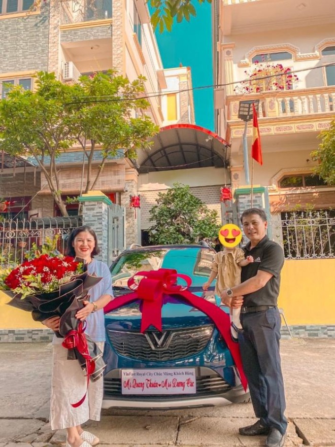 Món quà chàng cầu thủ tặng bố mẹ dịp Vu Lan báo hiếu.