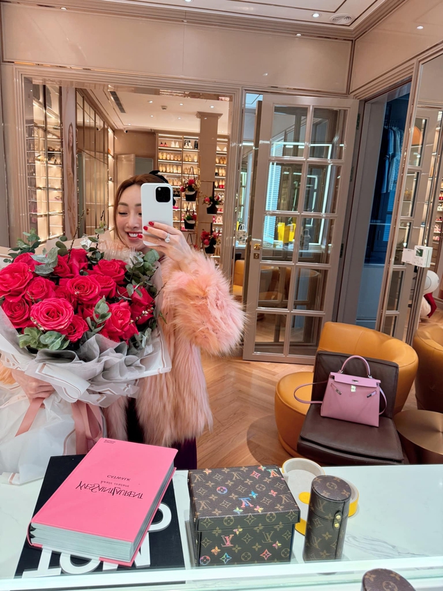 Lý Thùy Chang là CEO một chuỗi thẩm mỹ viện, sở hữu tài sản khủng