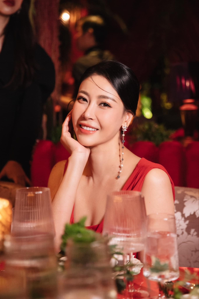 Nàng hậu sinh năm 1976 là một trong những Hoa hậu giàu nhất Việt Nam, với khối tài sản lên đến hàng nghìn tỷ đồng