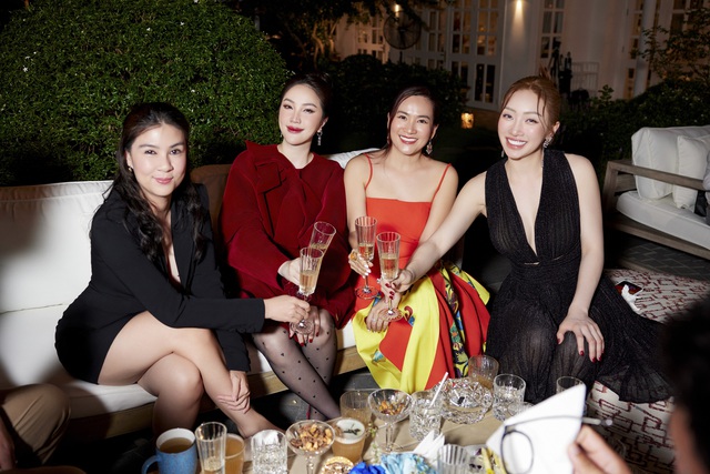 Họ thường xuyên tụ họp, gặp gỡ nhau trong những dịp đặc biệt