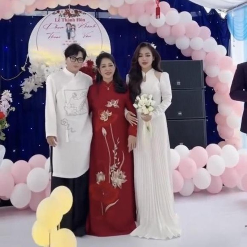 Rất nhiều người đã tỏ ra phẫn nộ, dù thật hay giả thì việc cưới xin vẫn là việc hệ trọng cả đời, không thể đùa cợt như thế: 