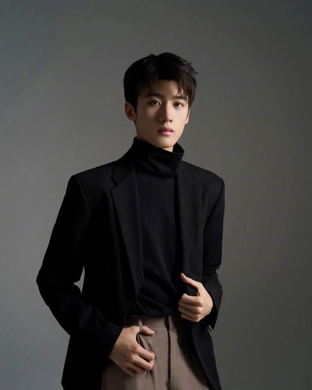 Tân thủ khoa ngành biểu diễn Học viện Hý kịch Thượng Hải