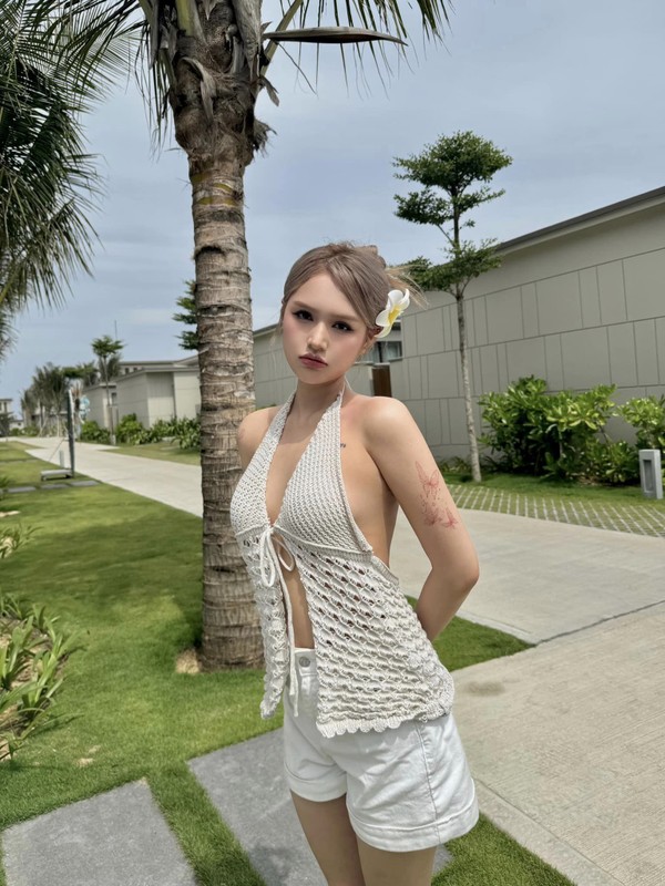 Dưới bài đăng trên trang cá nhân, nhiều fan của cô đã không khỏi xuýt xoa với vẻ xinh đẹp và đáng yêu này