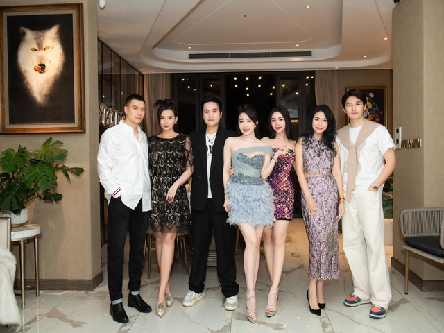 Quỳnh Nga và hội bạn thân nổi tiếng