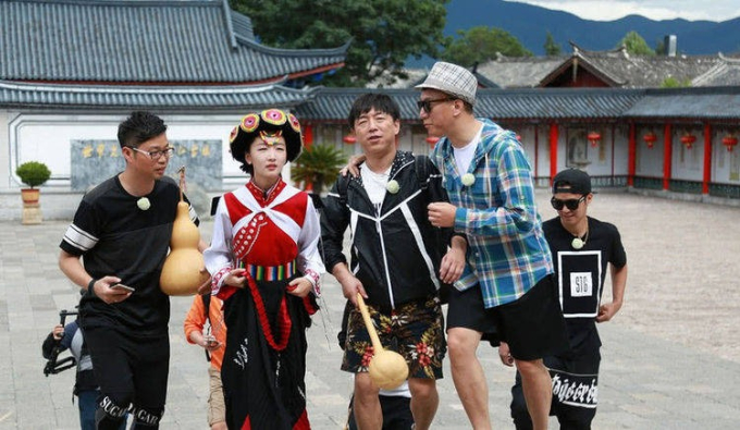 Châu Đông Vũ từng khiến khán giả khó chịu vì có thái độ vô lễ với 3 đàn anh Tôn Hồng Lôi, Vương Tấn, Huỳnh Lỗi ngay trước ống kính máy quay