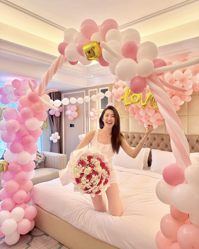 Qua chi tiết chữ 