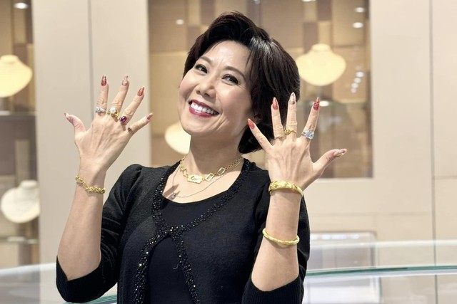 Hương Tươi vừa tái xuất màn ảnh nhỏ với vai bà Mến - chủ chuỗi cửa hàng vàng trong phim 