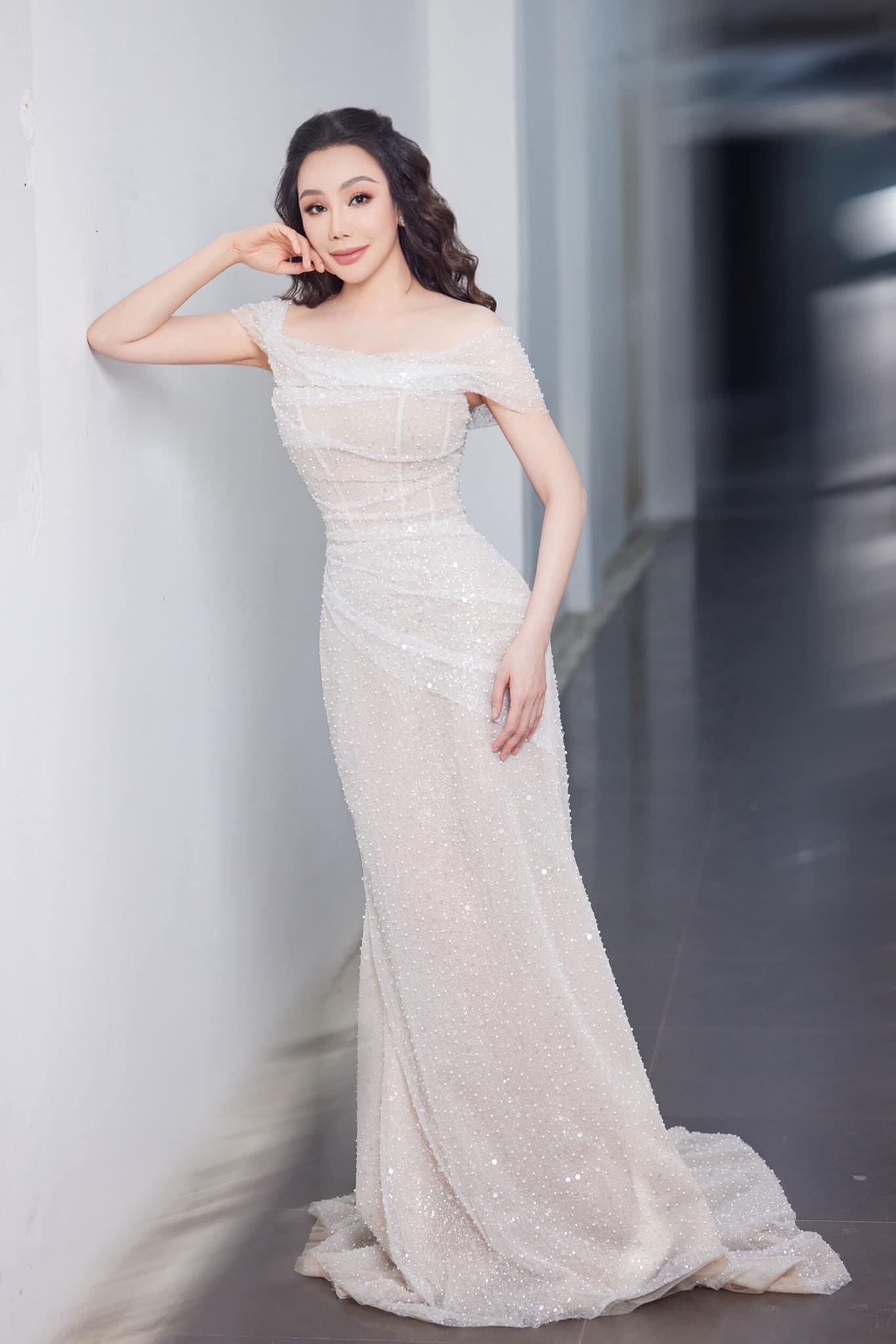 Nữ ca sĩ sinh năm 1980 bắt đầu được biết đến khi tham gia cuộc thi Liên hoan tiếng hát truyền hình năm 1999