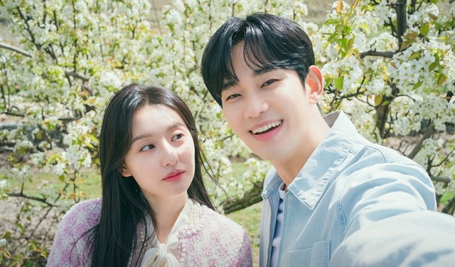 Kim Ji Won gây tiếc nuối khi vắng mặt tại đề cử Baeksang Arts Awards 2024.