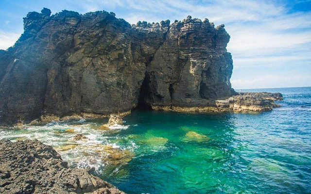 Hòn Đen tại Phú Quý