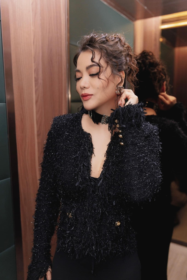 Xinh đẹp và nổi tiếng nhưng đường tình duyên của Trương Ngọc Ánh khá lận đận. Cô từng kết hôn với diễn viên Trần Bảo Sơn và là cặp đôi đẹp của làng giải trí. Trái ngọt của cặp đôi là một cô con gái xinh đẹp nhưng rồi vẫn tan vỡ.