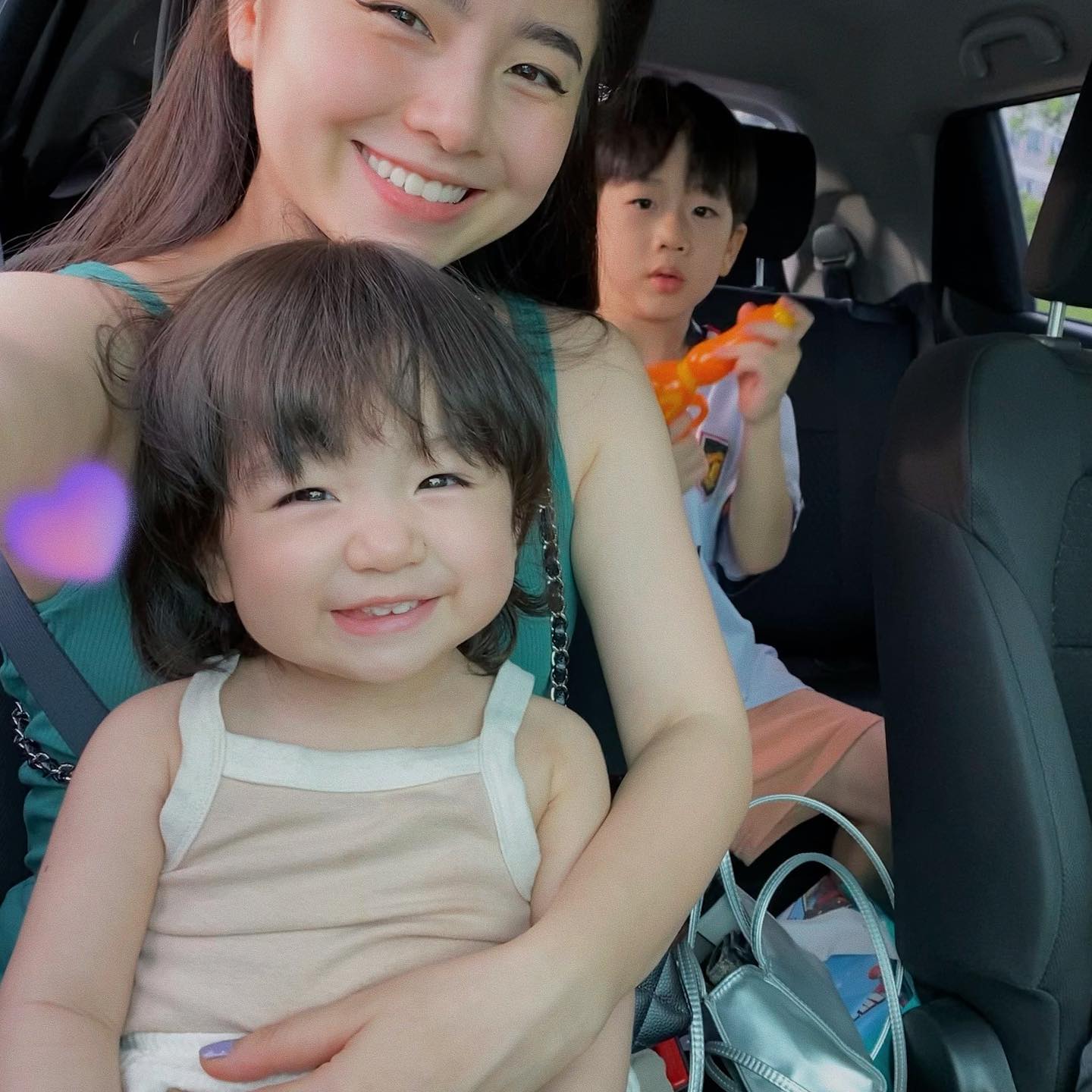 Bé Bún được nhận xét là bản sao nhí của mẹ