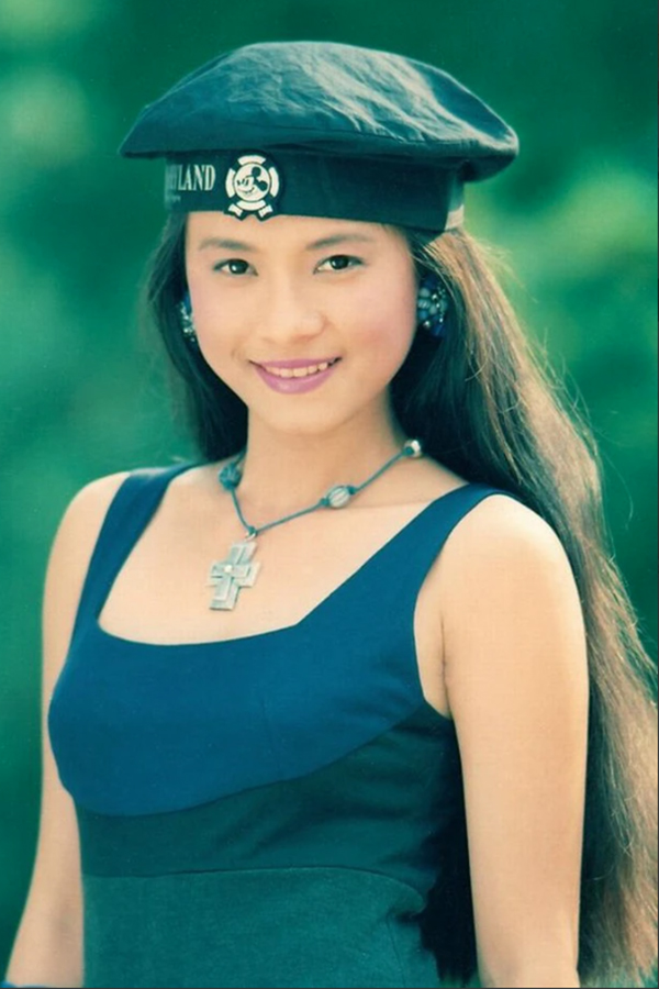 Sở hữu nhan sắc xinh đẹp nên chị được mệnh danh là mỹ nhân thập niên 90 cùng thế hệ với Diễm Hương, Thủy Tiên, Lý Thu Thảo...