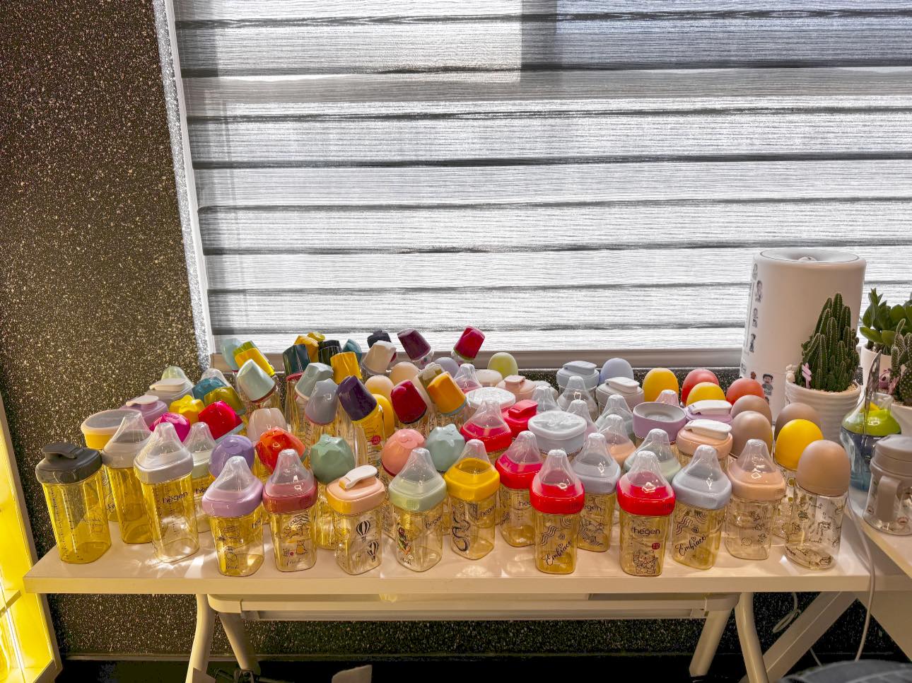 Loạt bình sữa từ bình dân đến cao cấp đều có mặt.