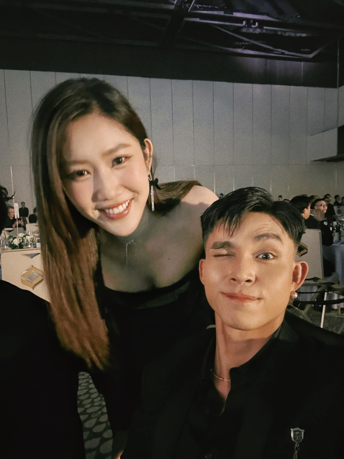 Jun Phạm khoe loạt hình khi vẫn còn tỉnh táo tại tiệc cưới của Minh Tú