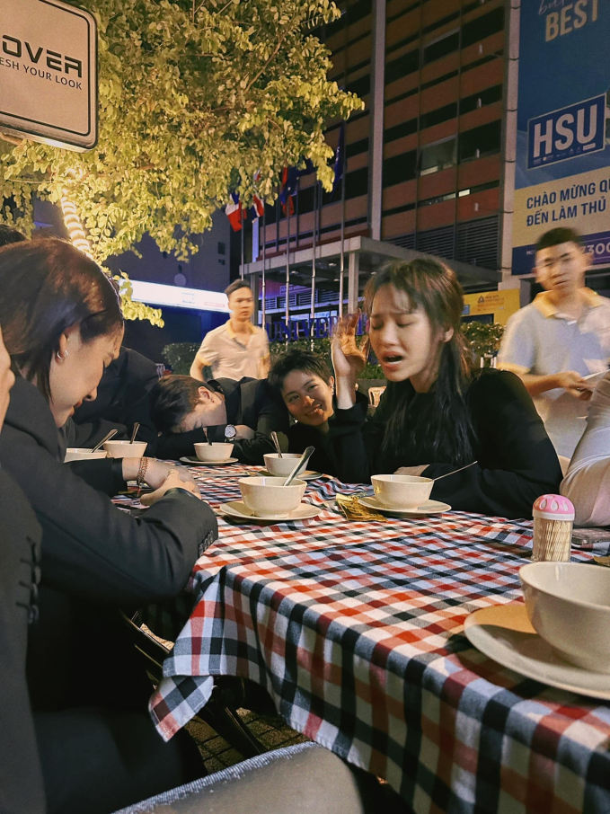 Miu Lê cùng biểu cảm 