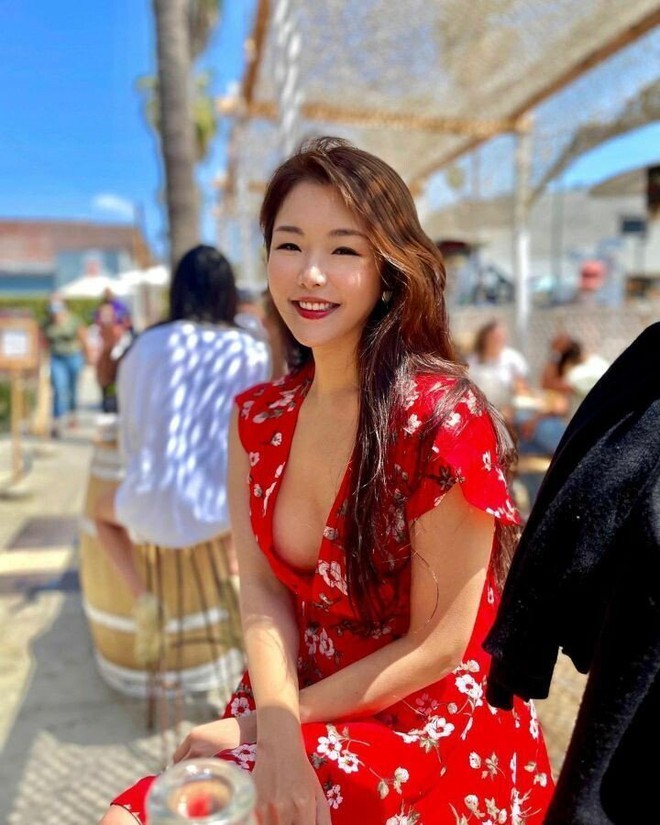 Kim Greem gây chú ý từ sau cuộc thi âm nhạc SuperStar K2 (2010). Tên tuổi nữ ca sĩ gắn liền với 1 số ca khúc nổi tiếng tại Hàn Quốc như There Was Only You, To You...