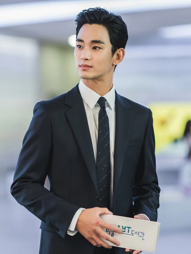 Đáng chú ý, Kim Soo Hyun không xuất hiện trong hôn lễ mới đây