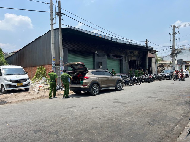 Công an điều tra vụ cháy 2 nhà xưởng ở TP Thủ Đức