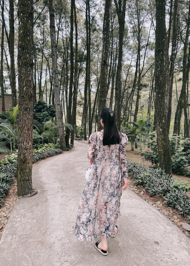 Hiện tại Phương Oanh đang ở tháng thứ 8 của thai kỳ nhưng nữ diễn viên vẫn rất nhiều năng lượng. Gần đây, nữ diễn viên vẫn làm vlog vào bếp nấu ăn cho gia đình khiến cộng đồng mạng trầm trồ khen ngợi.