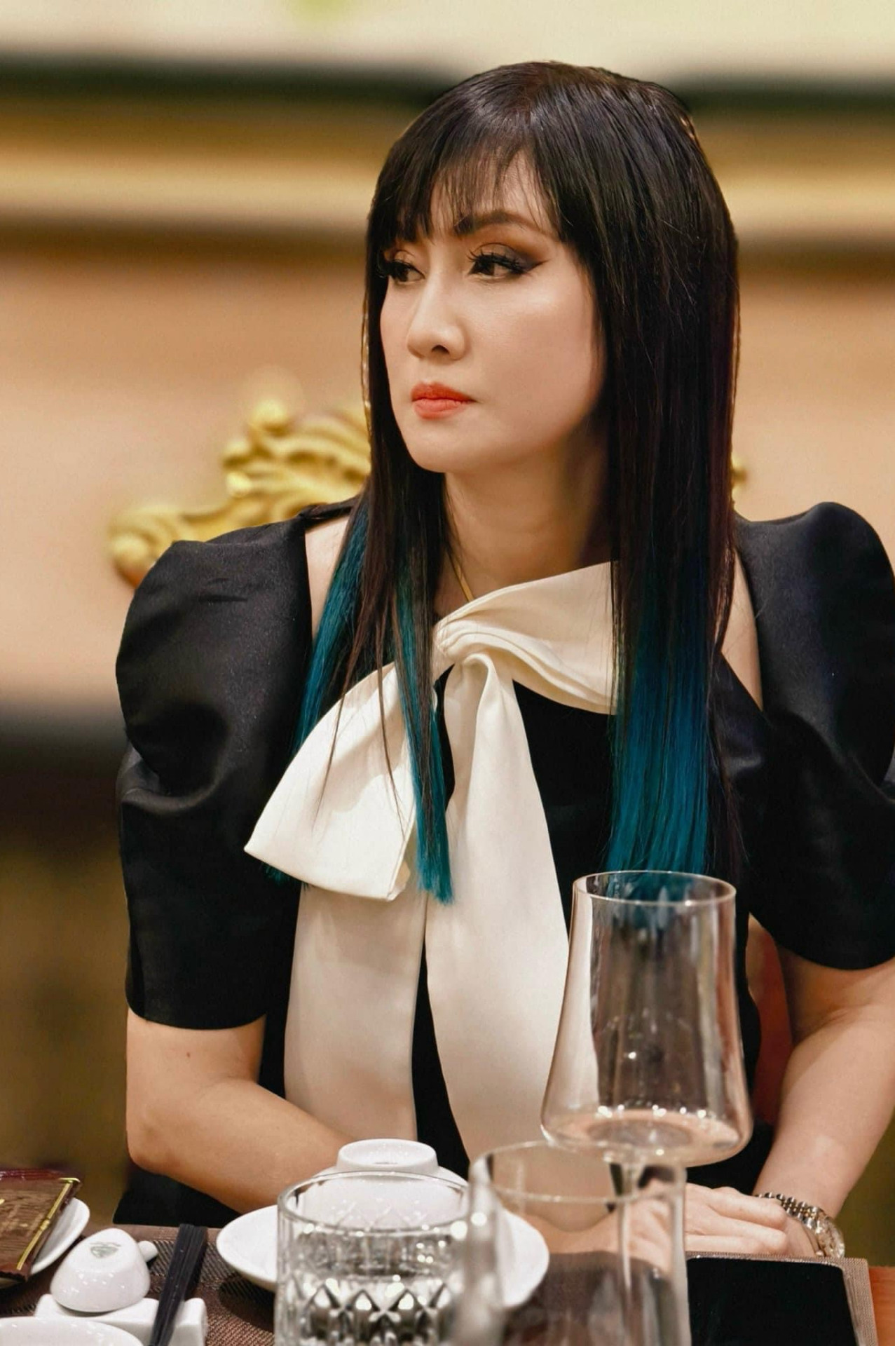 'Nữ hoàng ảnh lịch' trẻ trung ở tuổi ngoài ngũ tuần. 