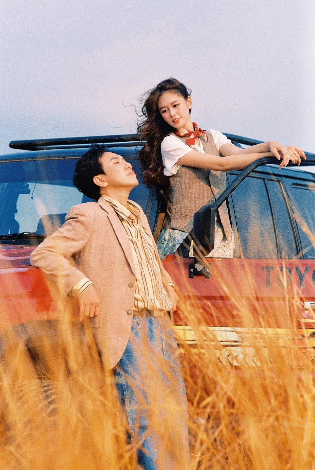 Cặp đôi đã hẹn hò khoảng 1 năm và hiện đang lên kế hoạch cho đám cưới. Anh Đức xác nhận với VietNamNet và hứa sẽ thông báo tin vui khi mọi thứ sẵn sàng.