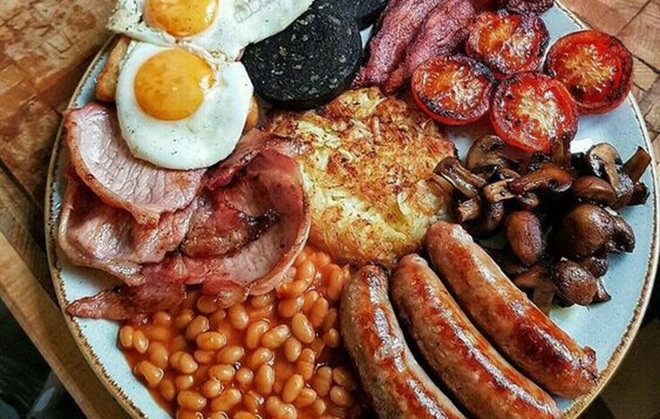 Ăn nhiều thực phẩm chế biến sẵn là thói quen xấu, hại sức khỏe (Ảnh minh họa)