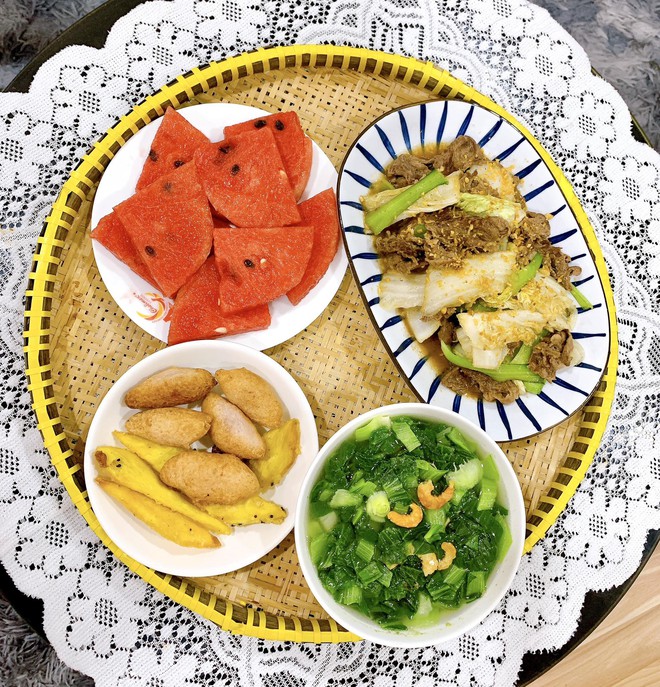 Những bữa cơm ngập tràn màu sắc